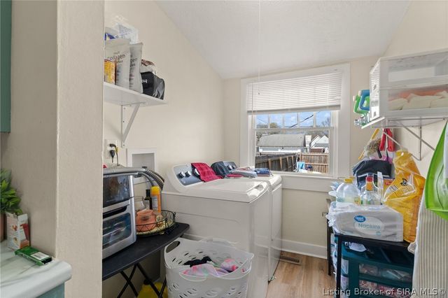 1401 E Oak Street, New Albany, IN 47150