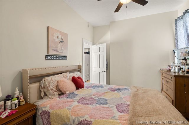 1401 E Oak Street, New Albany, IN 47150