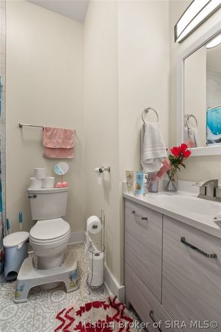 1401 E Oak Street, New Albany, IN 47150