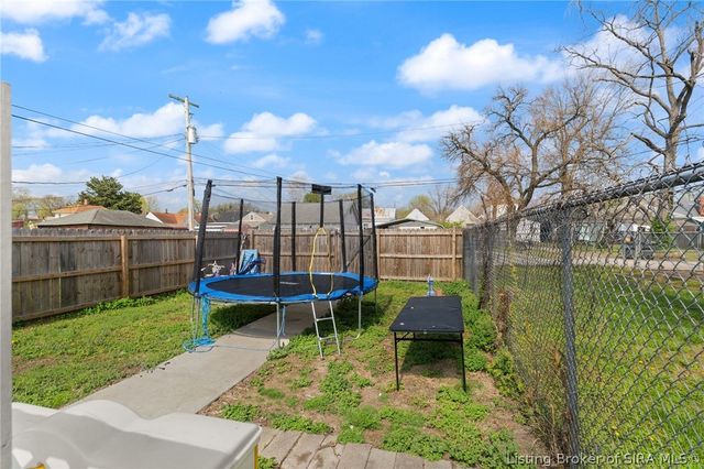 1401 E Oak Street, New Albany, IN 47150