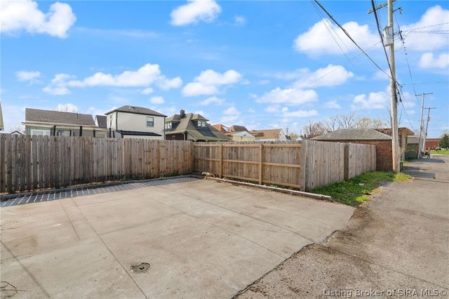 1401 E Oak Street, New Albany, IN 47150