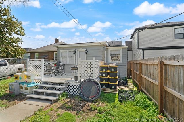 1401 E Oak Street, New Albany, IN 47150