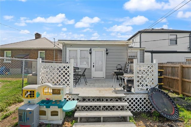 1401 E Oak Street, New Albany, IN 47150