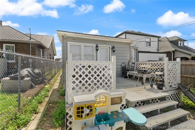 1401 E Oak Street, New Albany, IN 47150