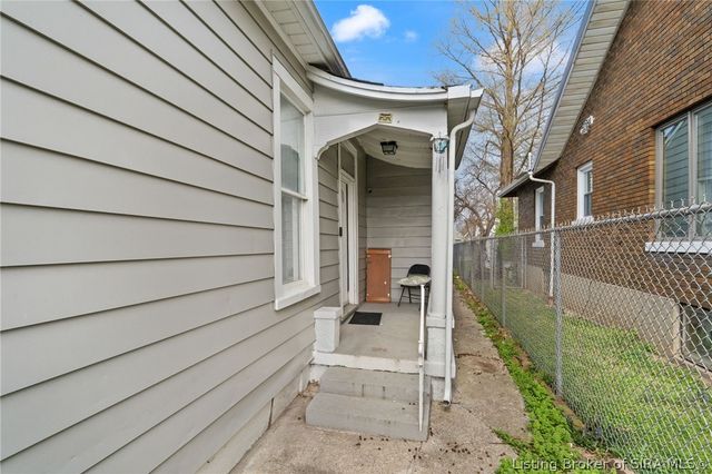 1401 E Oak Street, New Albany, IN 47150