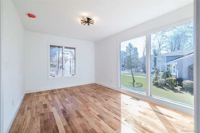 217 Hempstead Avenue, Malverne, NY 11565