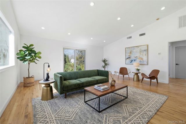 217 Hempstead Avenue, Malverne, NY 11565