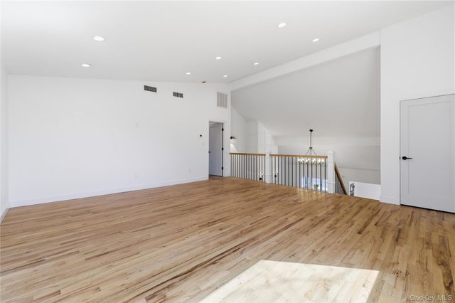 217 Hempstead Avenue, Malverne, NY 11565