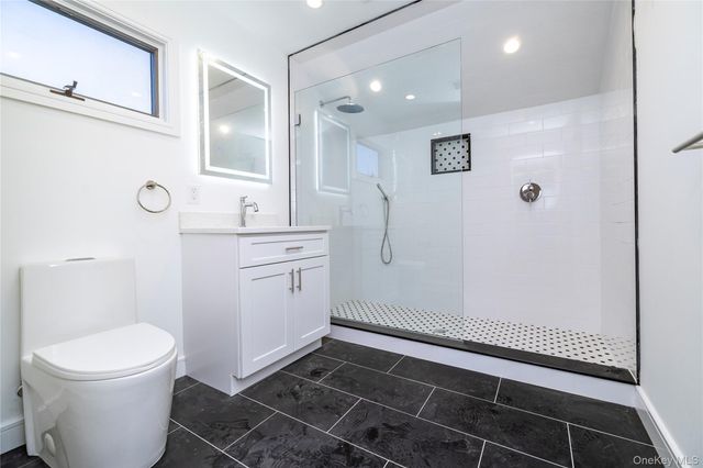 217 Hempstead Avenue, Malverne, NY 11565