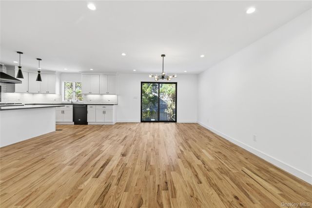 217 Hempstead Avenue, Malverne, NY 11565