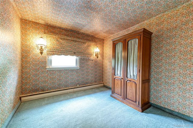 27 Ann Drive, Syosset, NY 11791