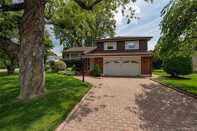 27 Ann Drive, Syosset, NY 11791