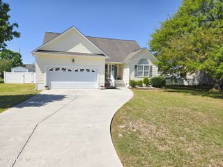 409 Moss Springs Drive, Peletier, NC 28584