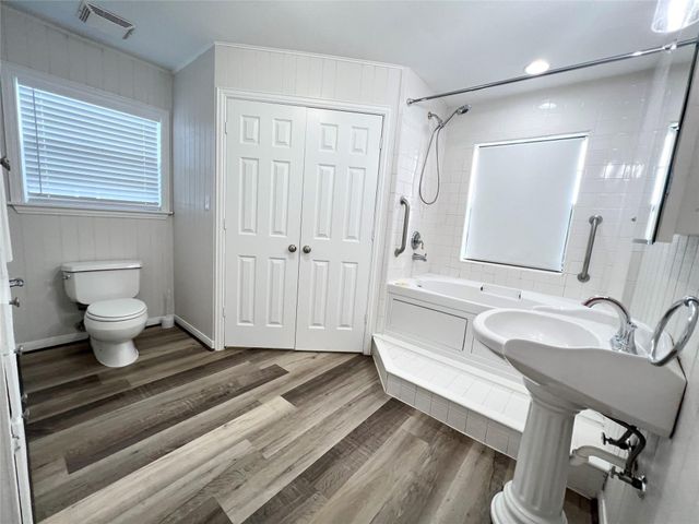 307 Veselka Road, Freeport, TX 77541