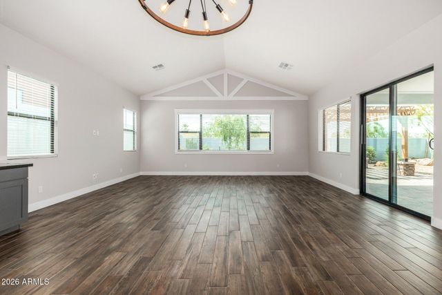 9818 S 7TH Place, Phoenix, AZ 85042