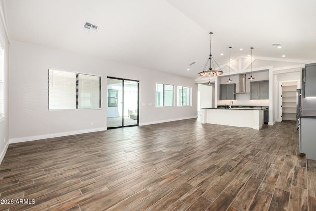 9818 S 7TH Place, Phoenix, AZ 85042