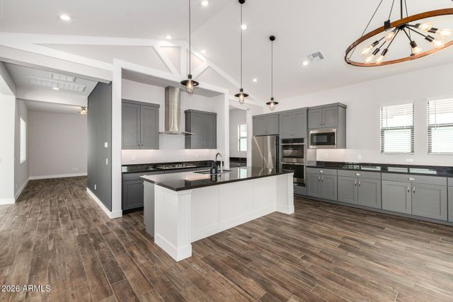 9818 S 7TH Place, Phoenix, AZ 85042