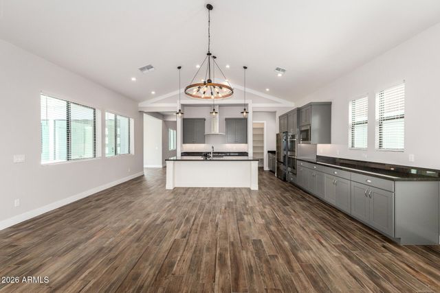 9818 S 7TH Place, Phoenix, AZ 85042