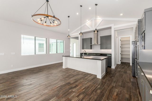 9818 S 7TH Place, Phoenix, AZ 85042