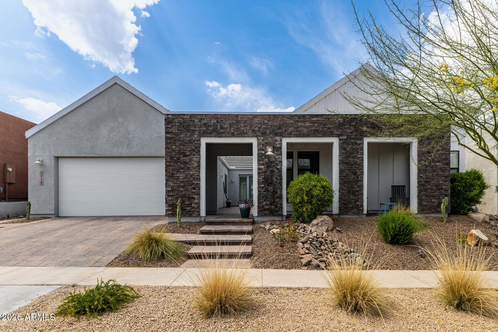9818 S 7TH Place, Phoenix, AZ 85042