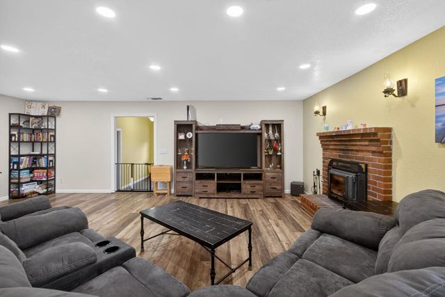 8405 Fernando Way, Elverta, CA 95626