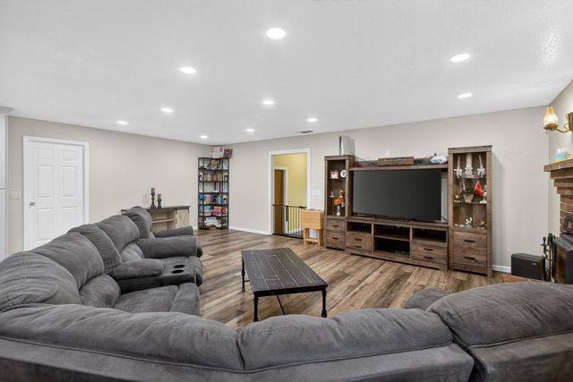 8405 Fernando Way, Elverta, CA 95626