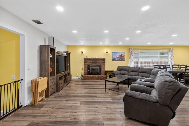 8405 Fernando Way, Elverta, CA 95626