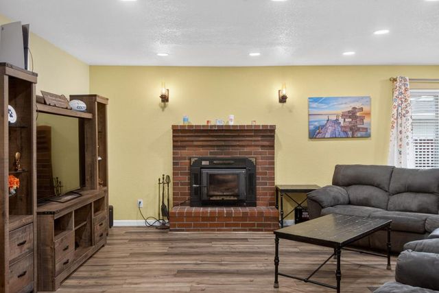 8405 Fernando Way, Elverta, CA 95626