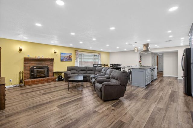 8405 Fernando Way, Elverta, CA 95626