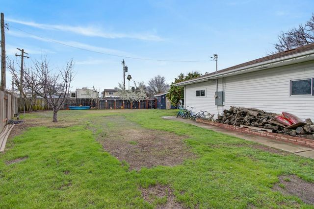8405 Fernando Way, Elverta, CA 95626