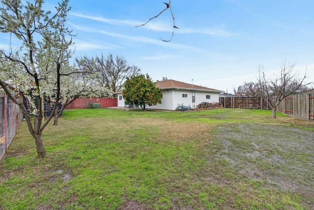 8405 Fernando Way, Elverta, CA 95626