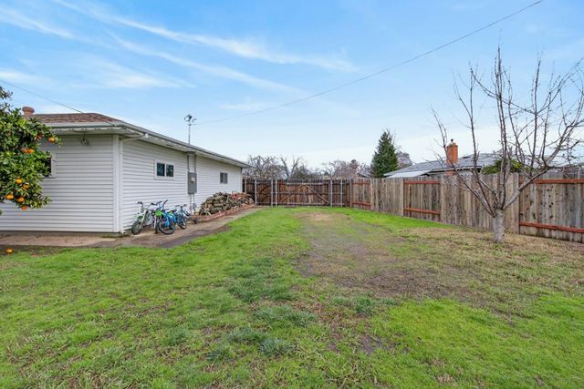 8405 Fernando Way, Elverta, CA 95626