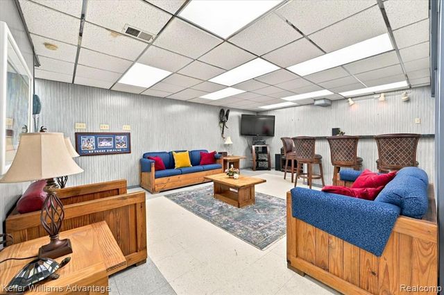 594 Fiske Drive, Detroit, MI 48214