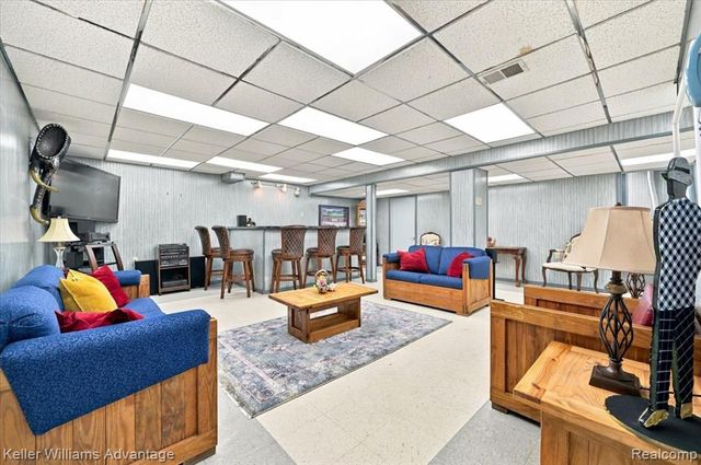 594 Fiske Drive, Detroit, MI 48214