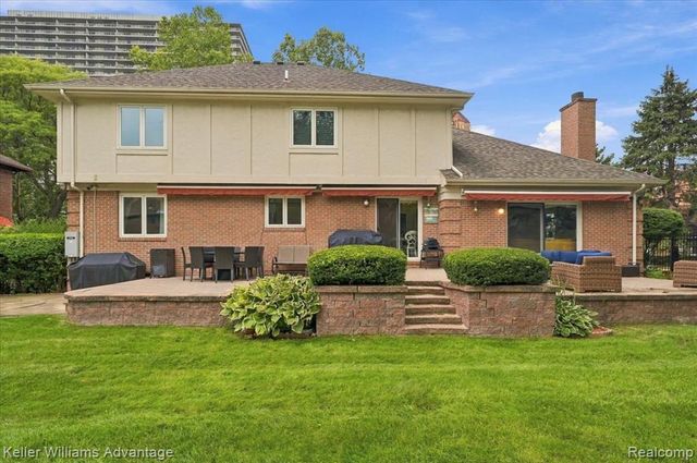 594 Fiske Drive, Detroit, MI 48214