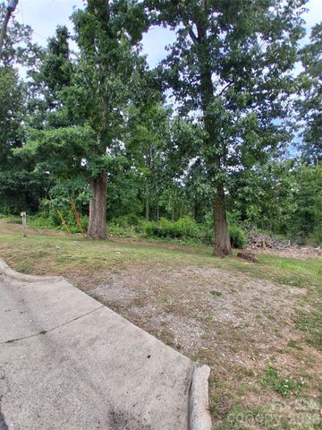 25 Oak Hill Drive 1, Asheville, NC 28806