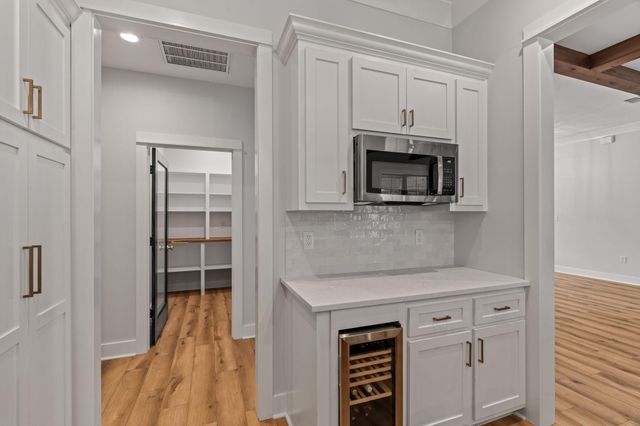 12 Buck, Hattiesburg, MS 39402