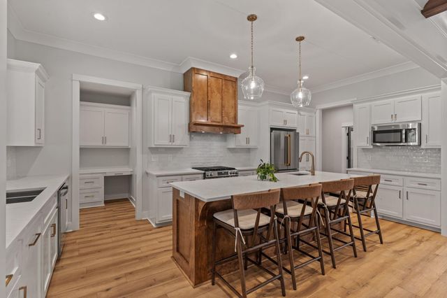 12 Buck, Hattiesburg, MS 39402