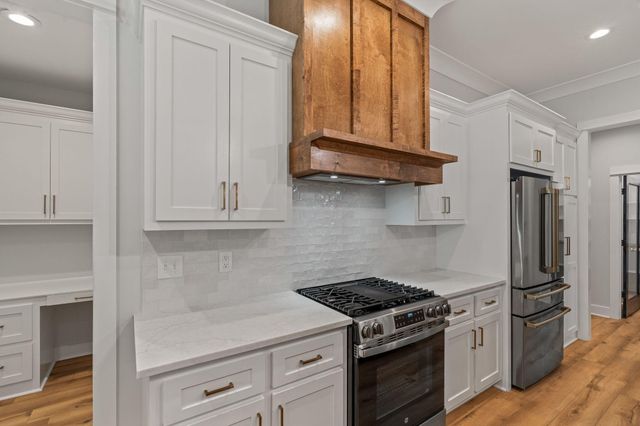 12 Buck, Hattiesburg, MS 39402