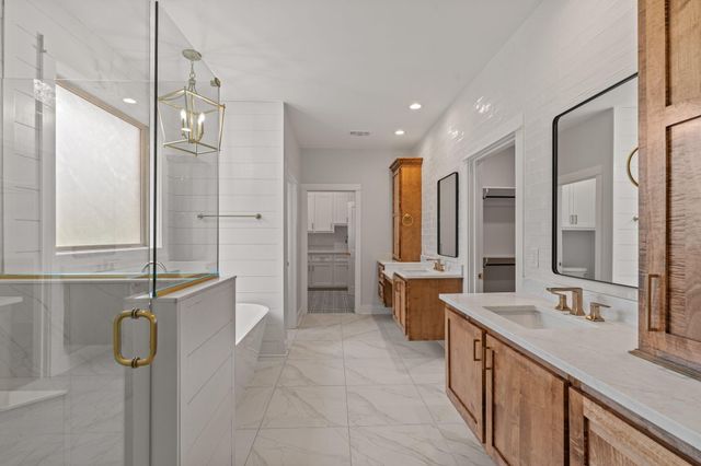 12 Buck, Hattiesburg, MS 39402