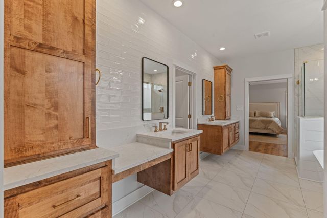 12 Buck, Hattiesburg, MS 39402