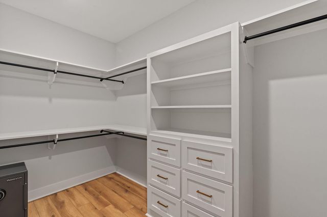 12 Buck, Hattiesburg, MS 39402