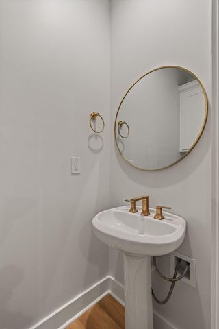 12 Buck, Hattiesburg, MS 39402