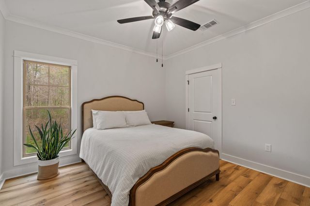 12 Buck, Hattiesburg, MS 39402