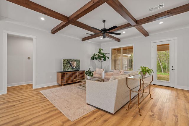 12 Buck, Hattiesburg, MS 39402