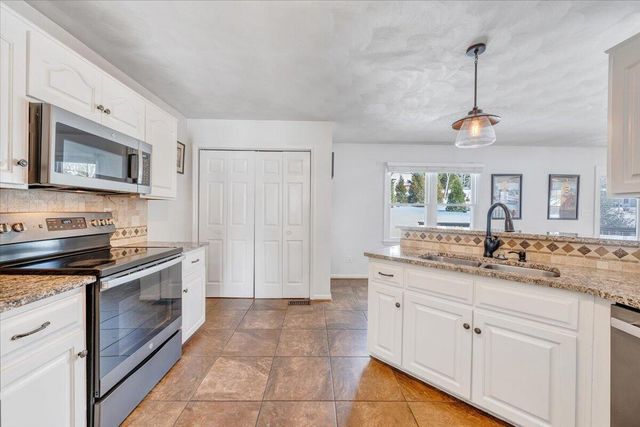 46 Wellington LN, Daleville, VA 24083