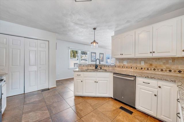 46 Wellington LN, Daleville, VA 24083