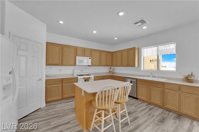 2077 Wildwood Lake Street, Henderson, NV 89052