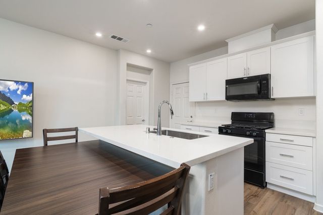 477 N Beechwood 183, Rialto, CA 92376