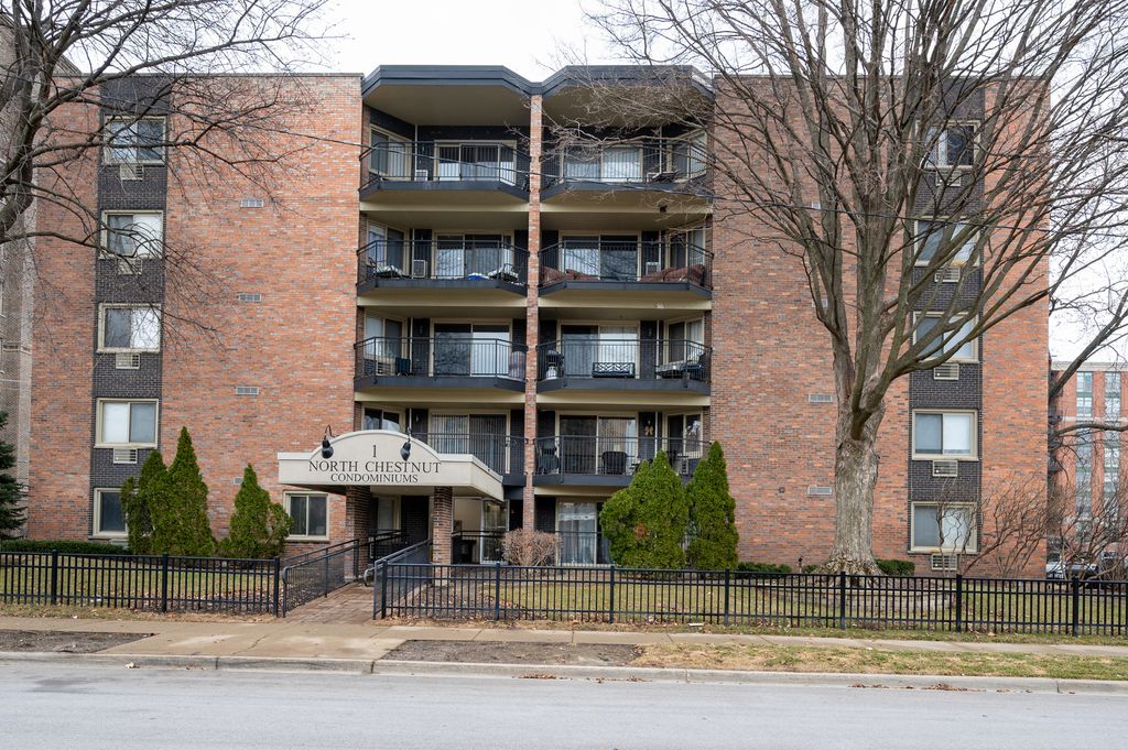 1 N CHESTNUT Avenue 1F, Arlington Heights, IL 60005